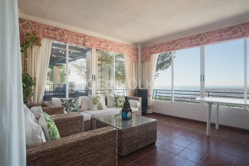 4 bedroom Villa for sale in Alcala de Xivert with pool - € 399,950 (Ref: 9916342)