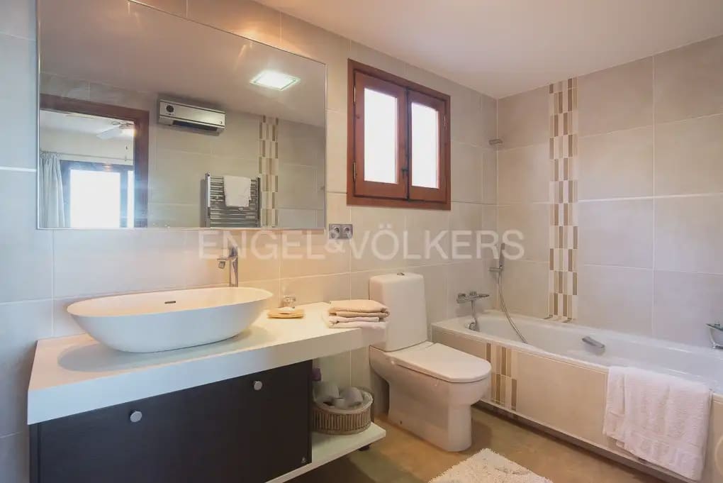 4 bedroom Villa for sale in Alcala de Xivert with pool - € 399,950 (Ref: 9916342)