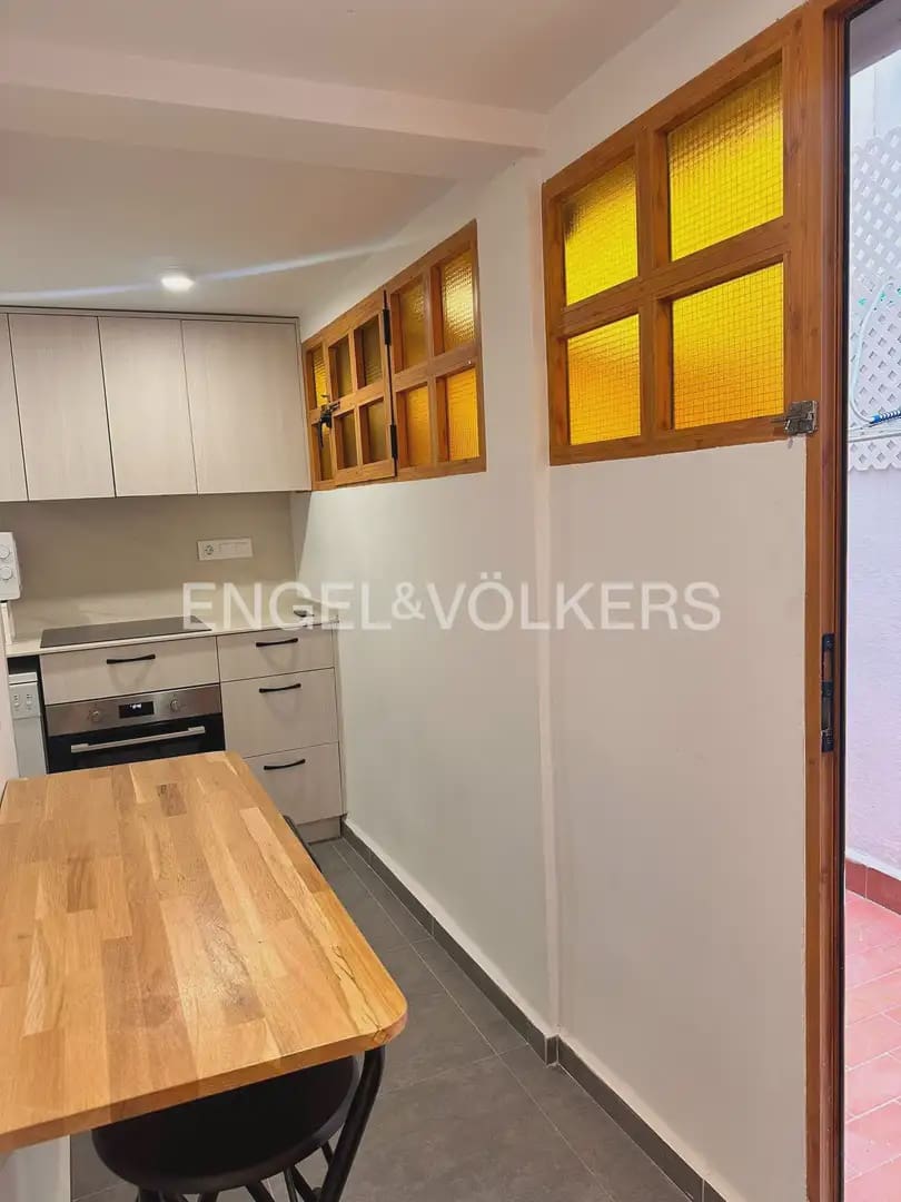 3 sovrum Lägenhet att hyra i Valencia stad - 1 800 € (Ref: 9918660)