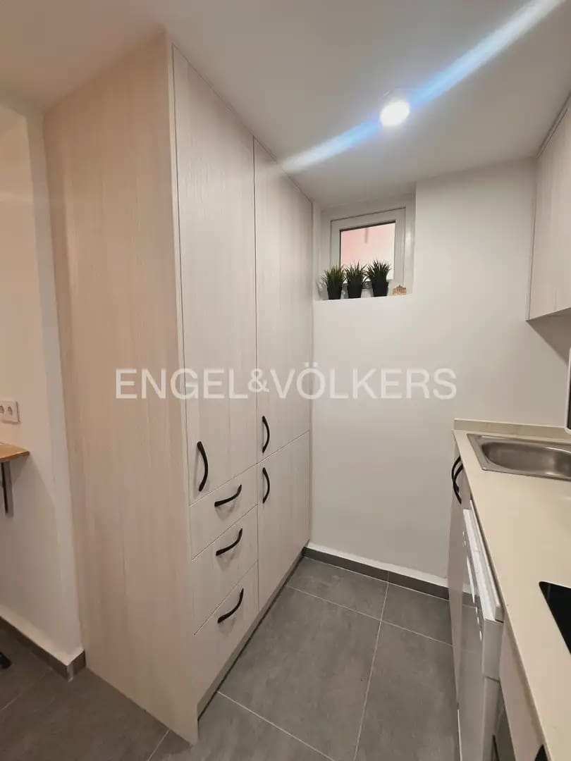 3 sovrum Lägenhet att hyra i Valencia stad - 1 800 € (Ref: 9918660)