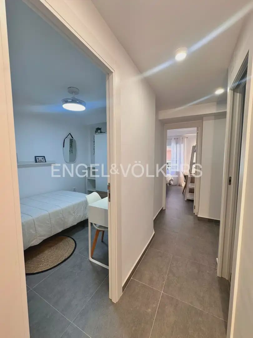3 sovrum Lägenhet att hyra i Valencia stad - 1 800 € (Ref: 9918660)