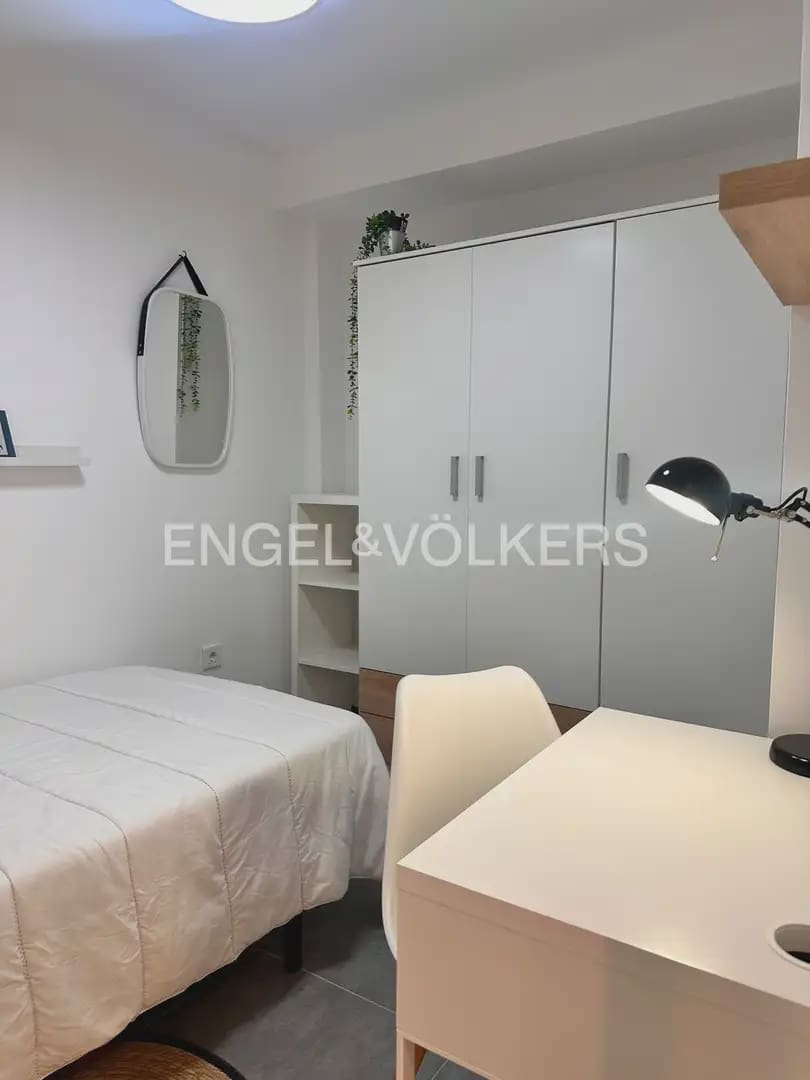 3 sovrum Lägenhet att hyra i Valencia stad - 1 800 € (Ref: 9918660)