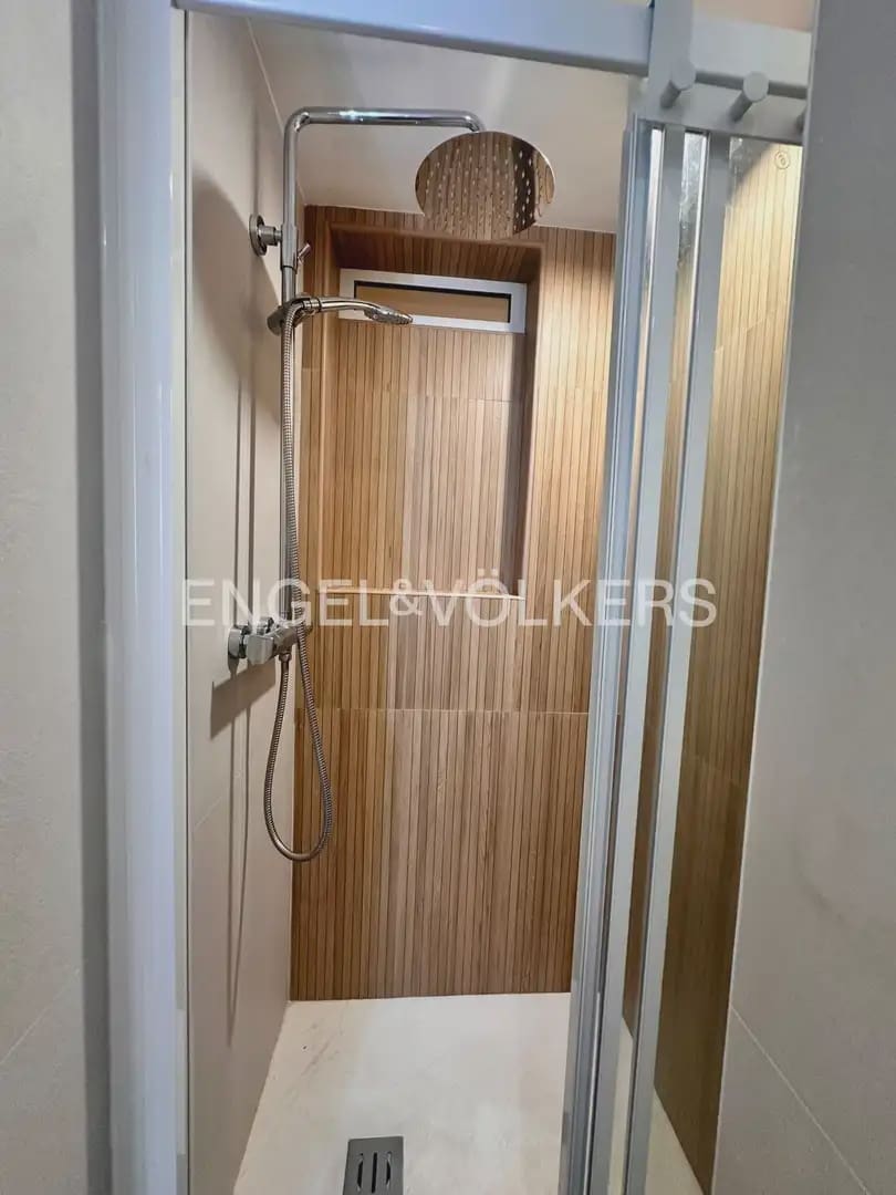 3 sovrum Lägenhet att hyra i Valencia stad - 1 800 € (Ref: 9918660)