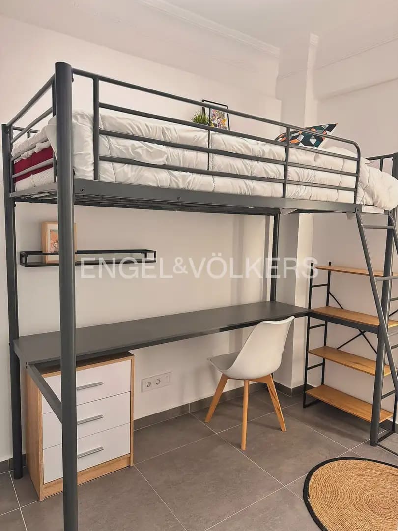 3 sovrum Lägenhet att hyra i Valencia stad - 1 800 € (Ref: 9918660)