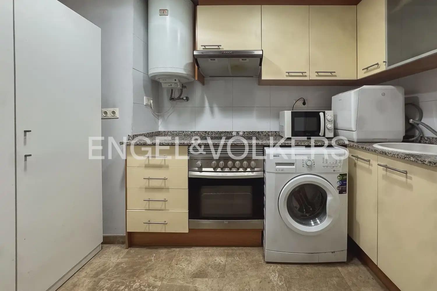 Appartement de 2 chambres à louer à Valence ville avec garage - 1 350 € (Ref: 9918661)