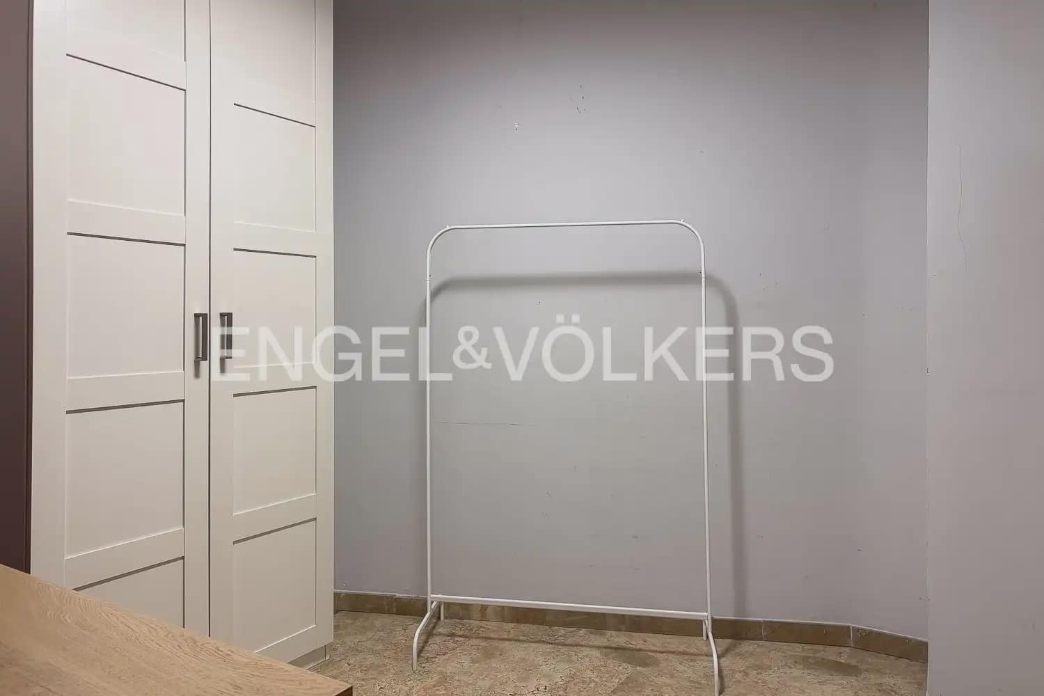 Appartement de 2 chambres à louer à Valence ville avec garage - 1 350 € (Ref: 9918661)