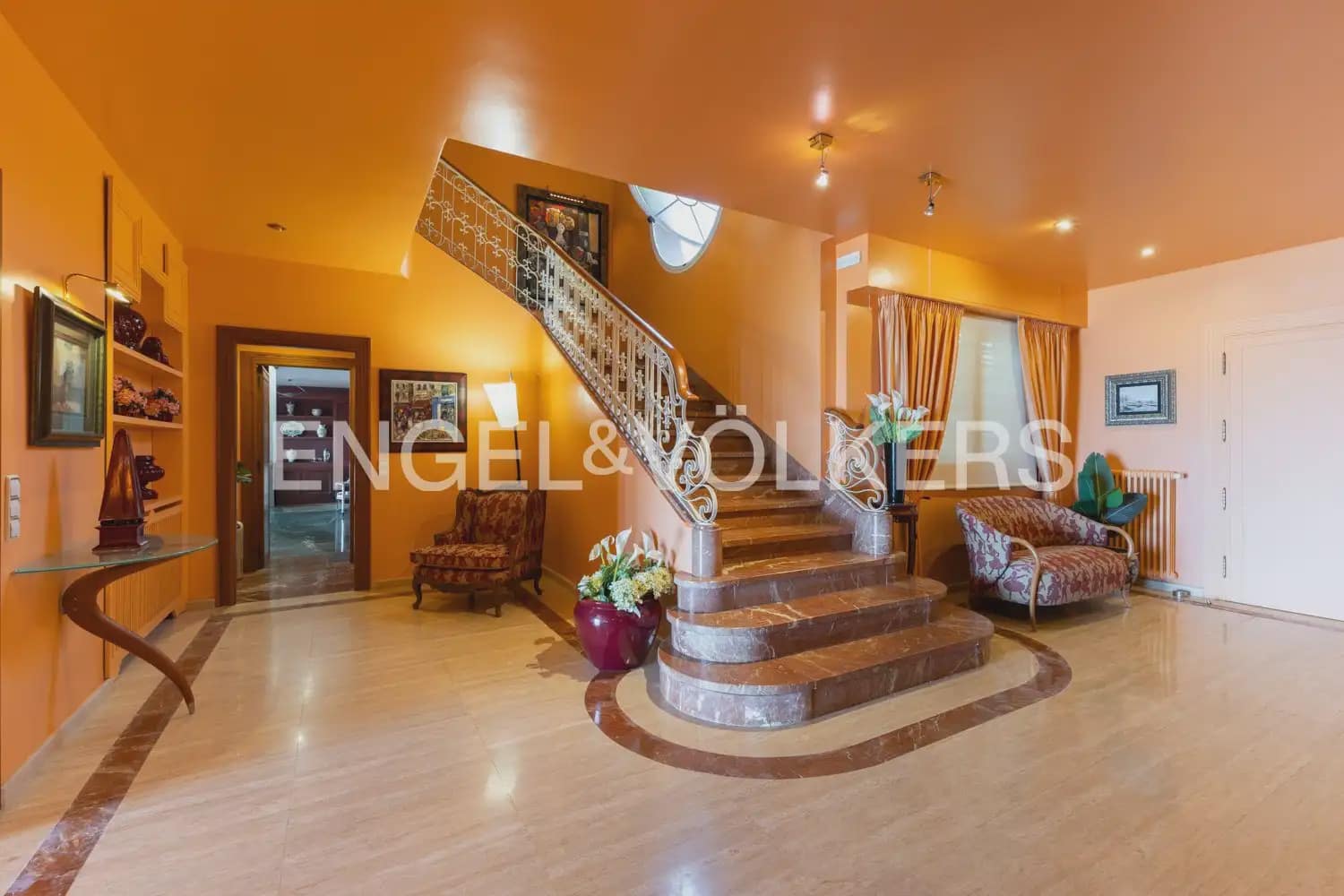 6 quarto Moradia Geminada para arrendar em Oropesa  com piscina garagem - 8 000 € (Ref: 9918663)