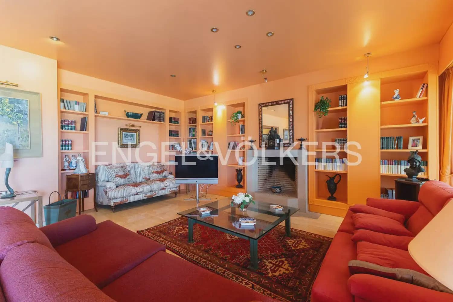 6 quarto Moradia Geminada para arrendar em Oropesa  com piscina garagem - 8 000 € (Ref: 9918663)