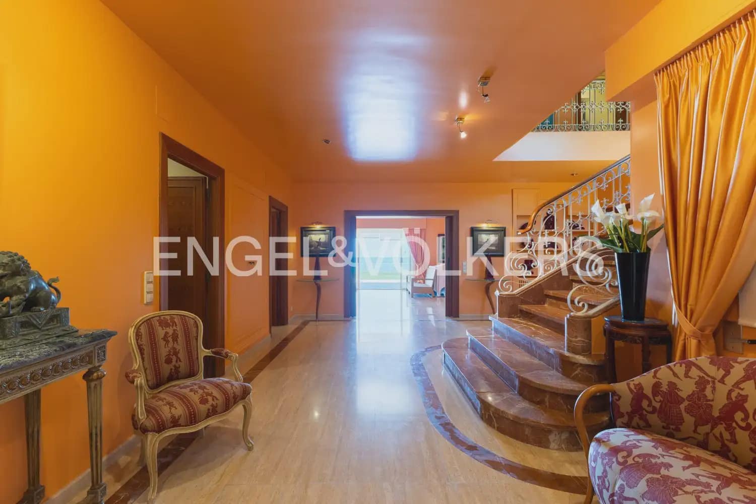 6 quarto Moradia Geminada para arrendar em Oropesa  com piscina garagem - 8 000 € (Ref: 9918663)