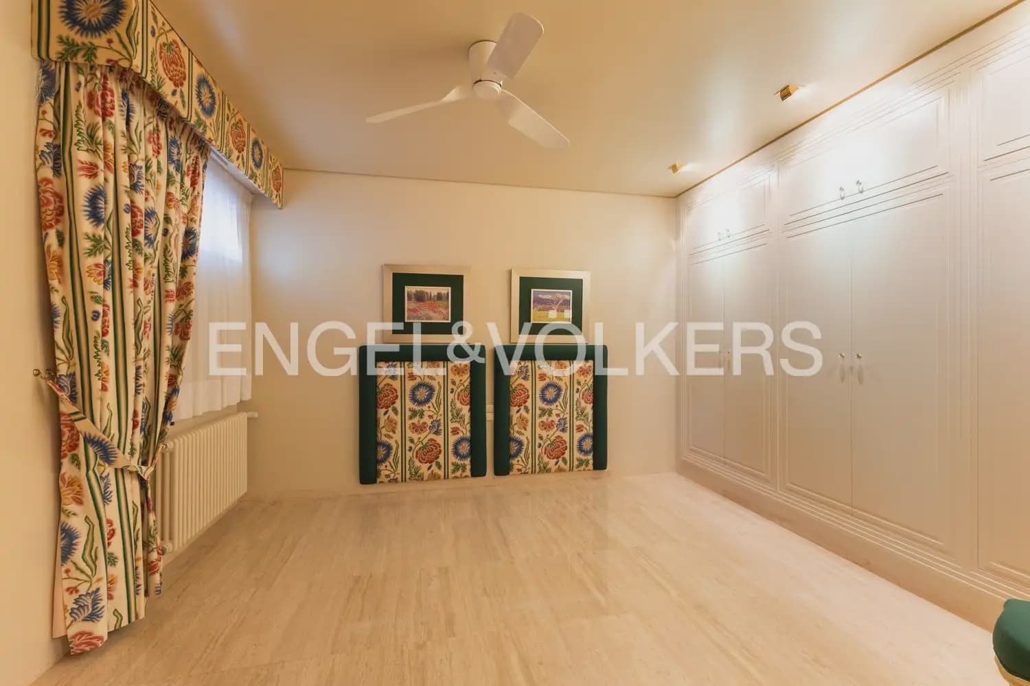 6 quarto Moradia Geminada para arrendar em Oropesa  com piscina garagem - 8 000 € (Ref: 9918663)