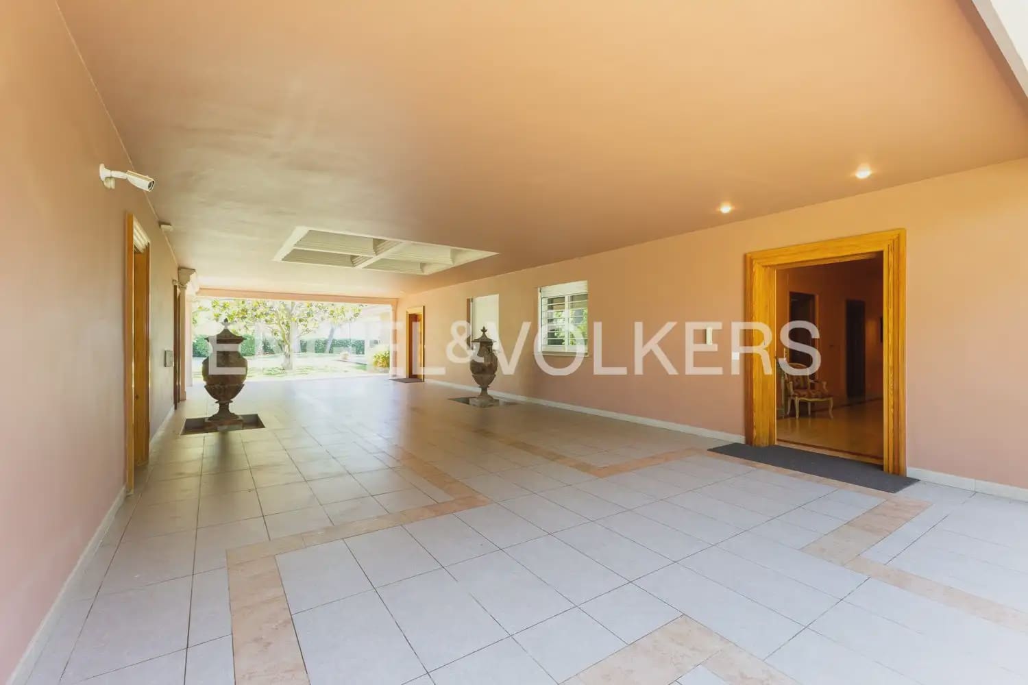 6 quarto Moradia Geminada para arrendar em Oropesa  com piscina garagem - 8 000 € (Ref: 9918663)