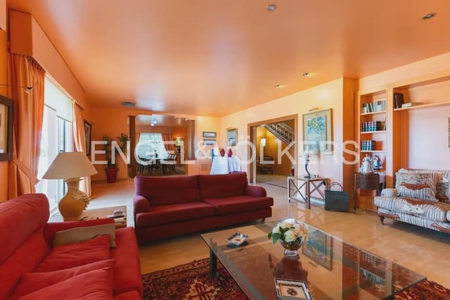 6 quarto Moradia Geminada para arrendar em Oropesa  com piscina garagem - 8 000 € (Ref: 9918663)
