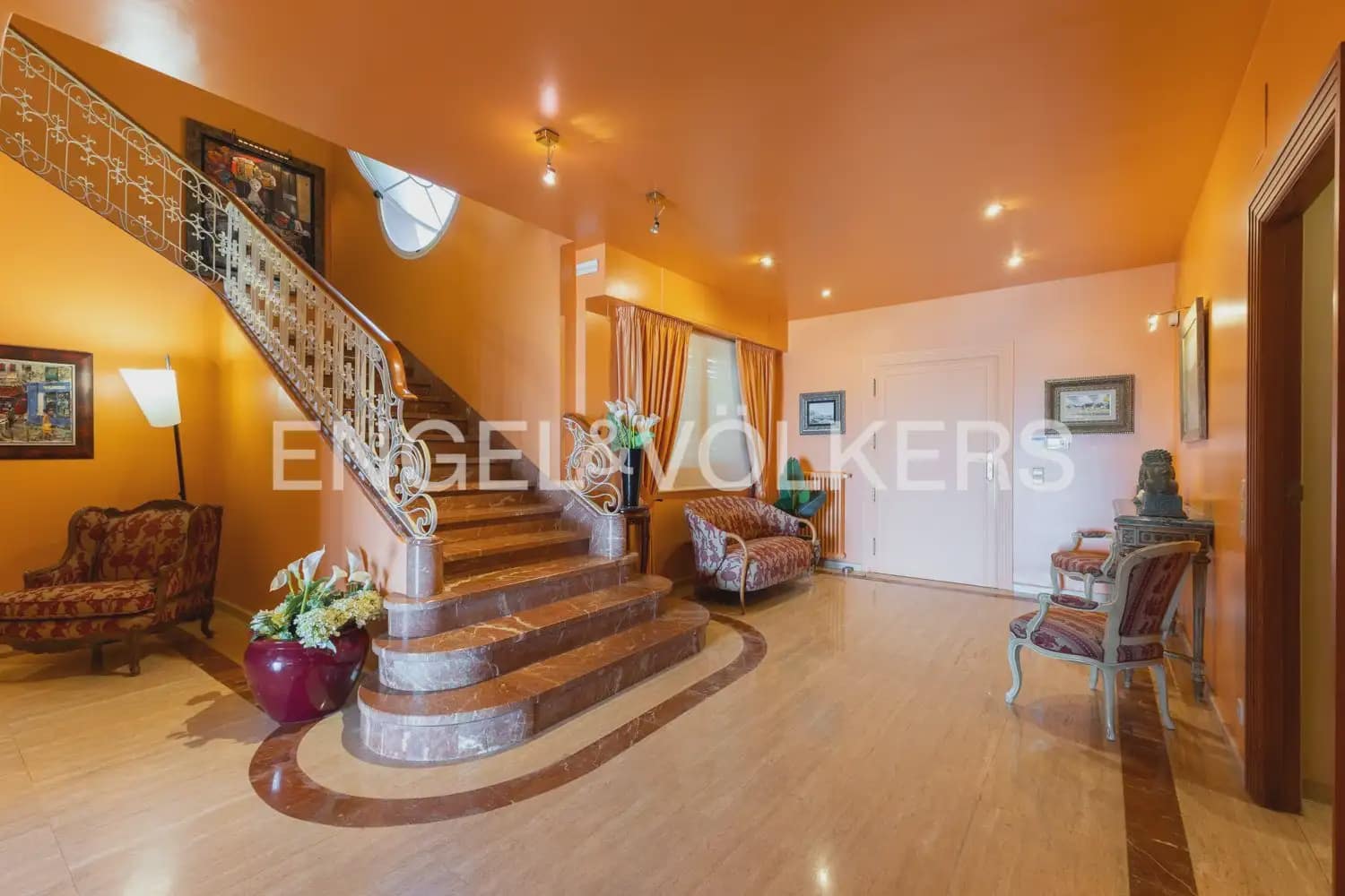 6 quarto Moradia Geminada para arrendar em Oropesa  com piscina garagem - 8 000 € (Ref: 9918663)