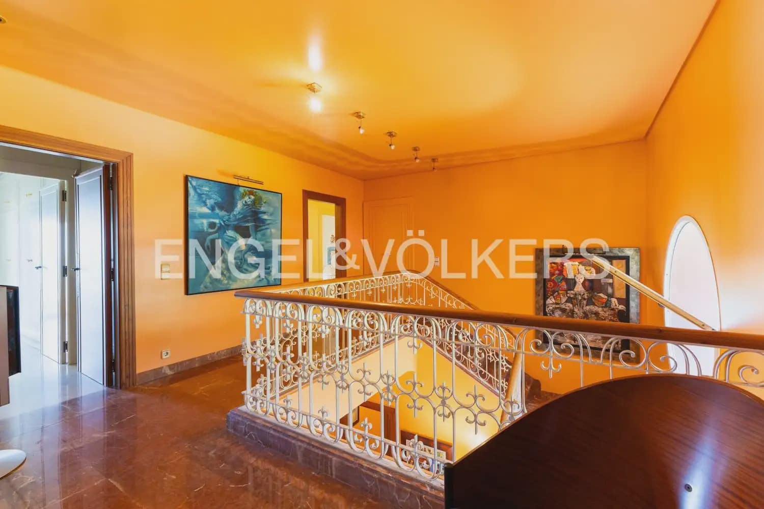 6 quarto Moradia Geminada para arrendar em Oropesa  com piscina garagem - 8 000 € (Ref: 9918663)