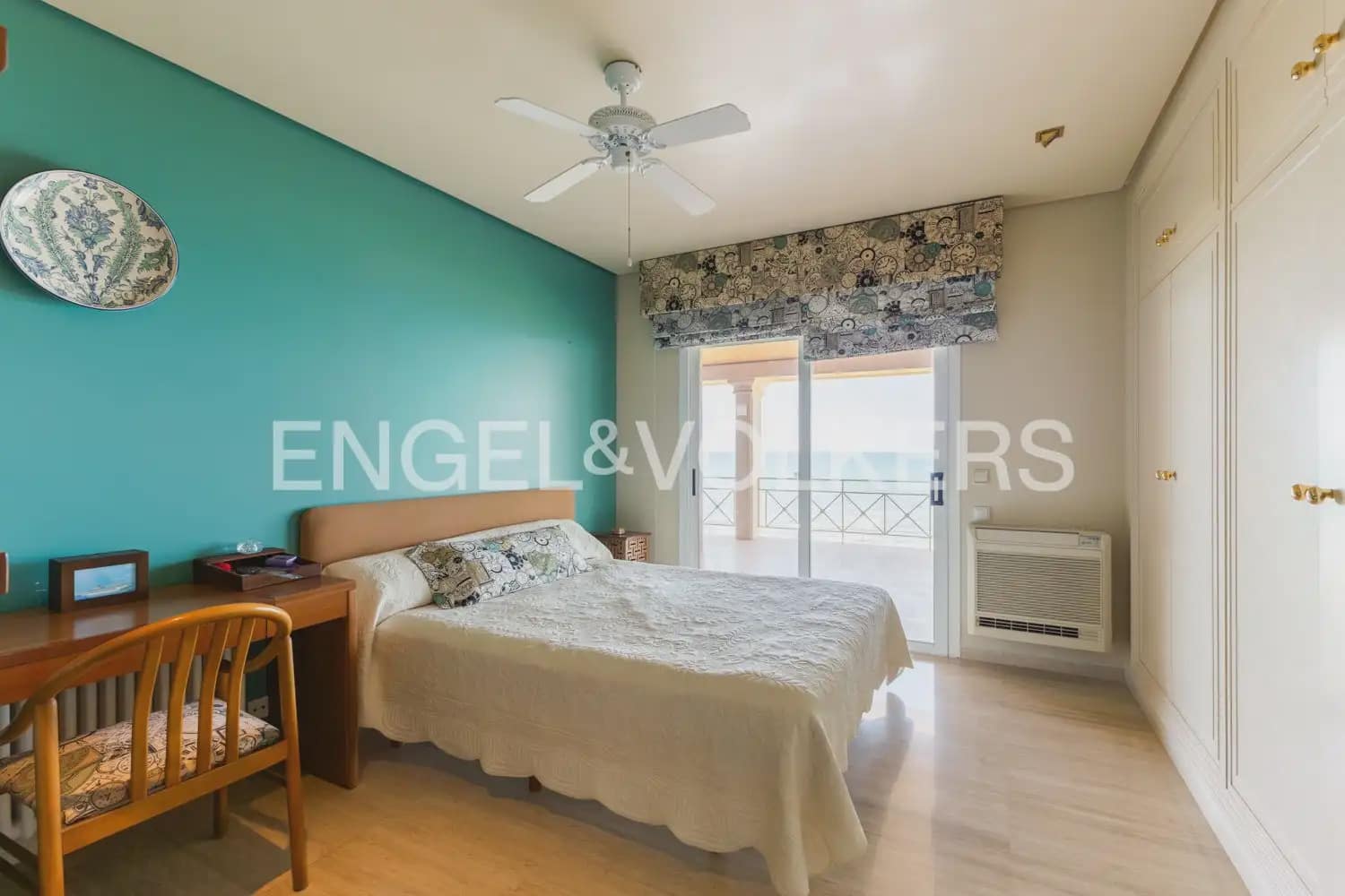 6 quarto Moradia Geminada para arrendar em Oropesa  com piscina garagem - 8 000 € (Ref: 9918663)