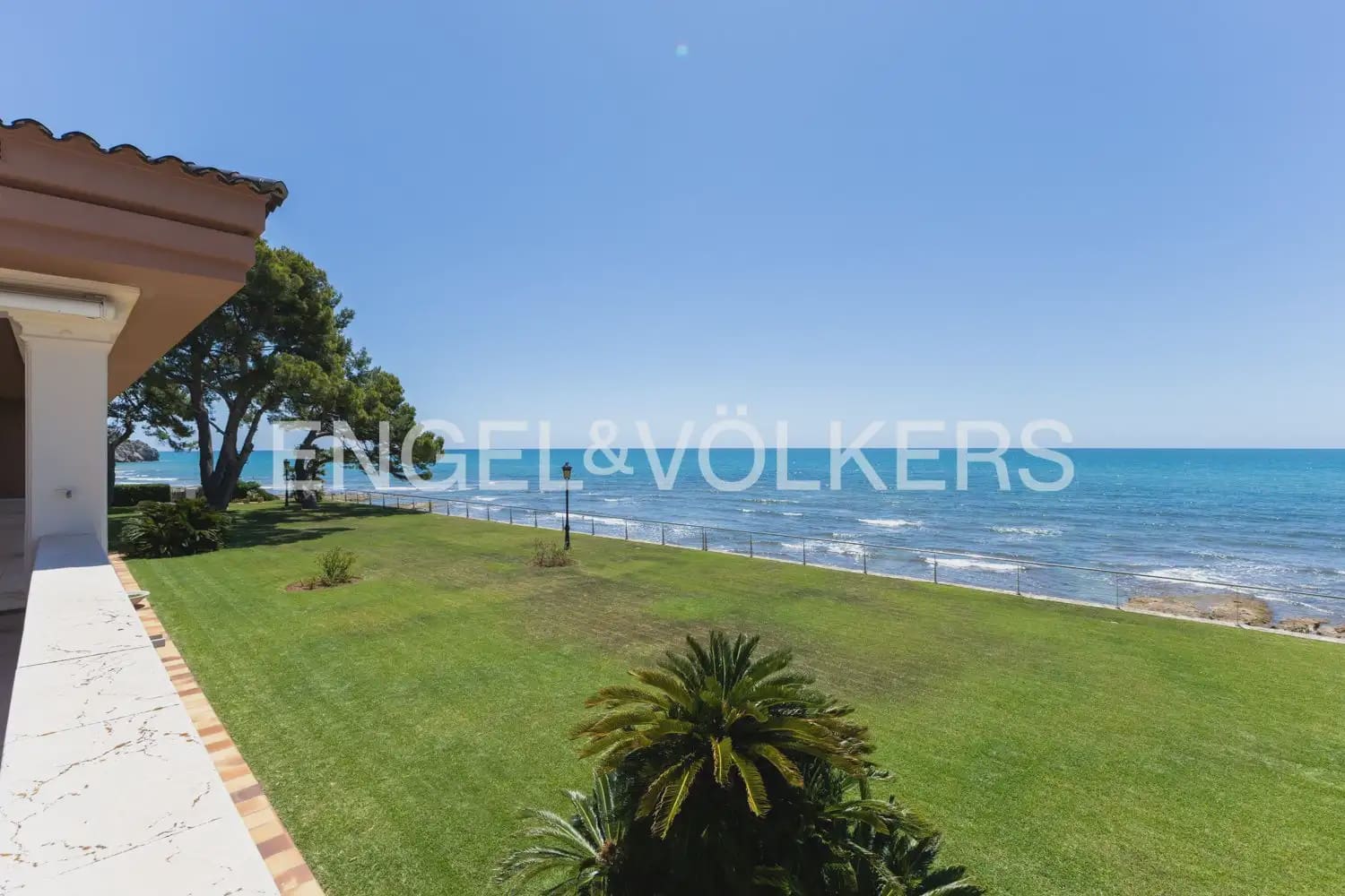 6 quarto Moradia Geminada para arrendar em Oropesa  com piscina garagem - 8 000 € (Ref: 9918663)