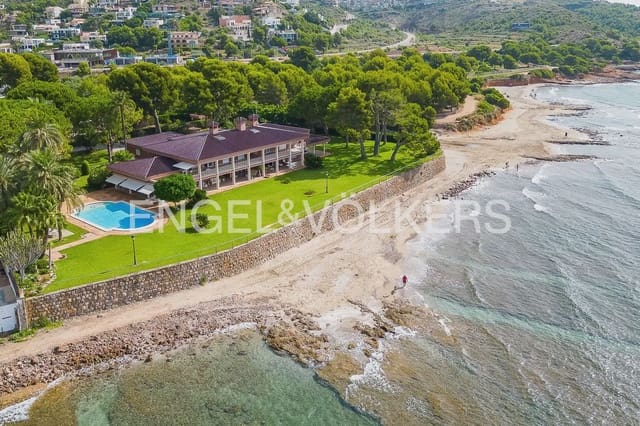 6 quarto Moradia Geminada para arrendar em Oropesa  com piscina garagem - 8 000 € (Ref: 9918663)