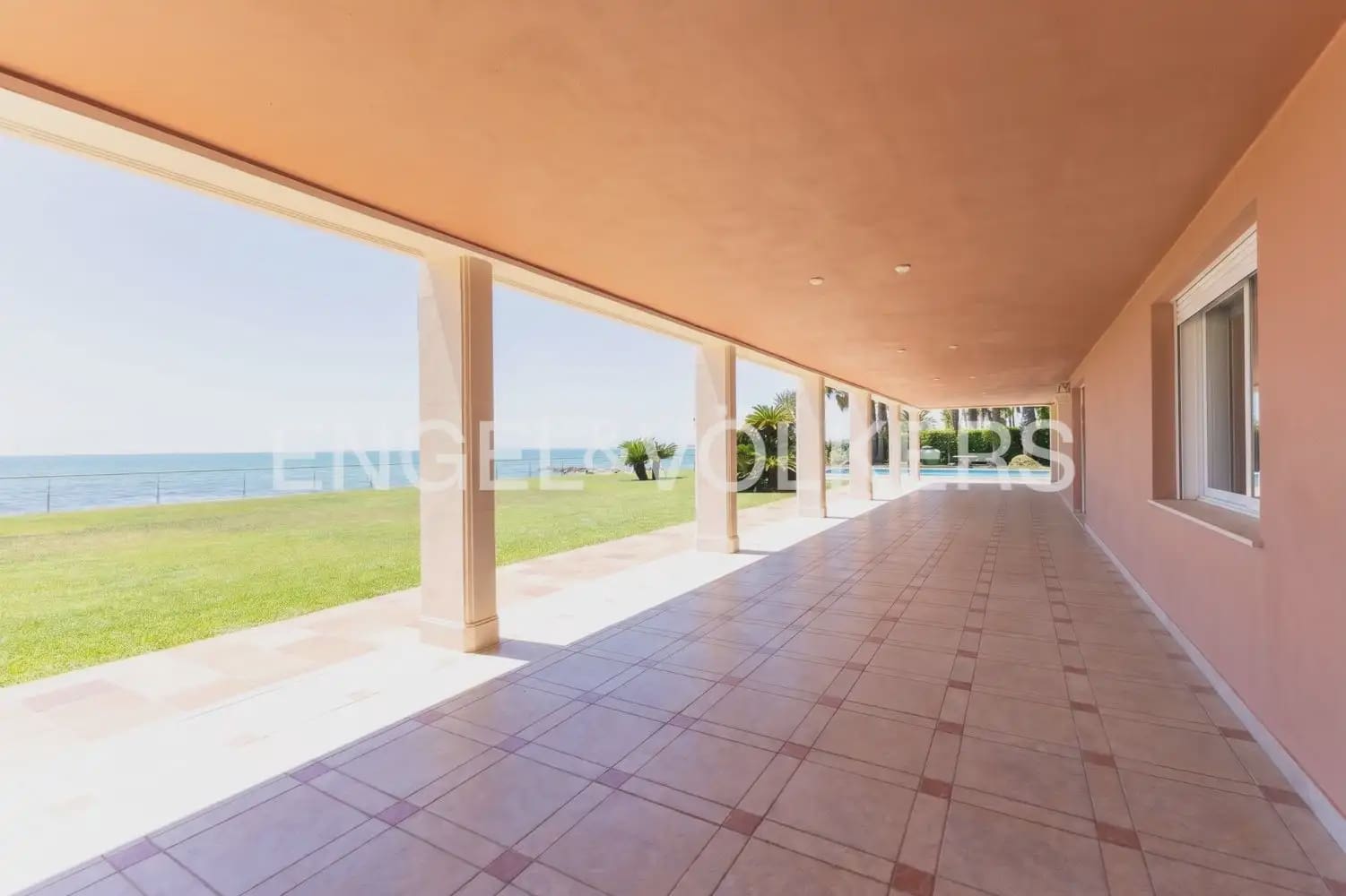 6 quarto Moradia Geminada para arrendar em Oropesa  com piscina garagem - 8 000 € (Ref: 9918663)
