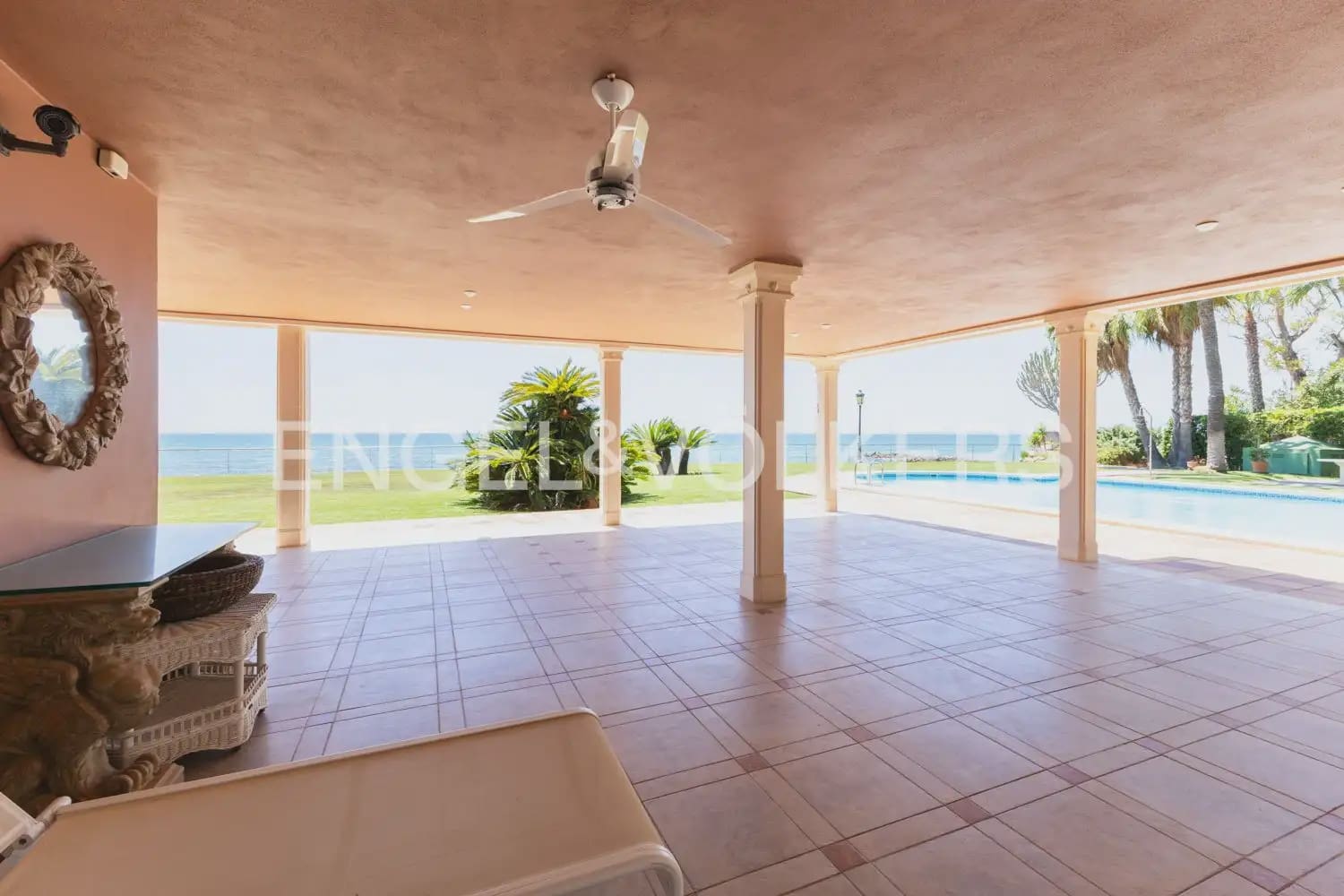 6 quarto Moradia Geminada para arrendar em Oropesa  com piscina garagem - 8 000 € (Ref: 9918663)