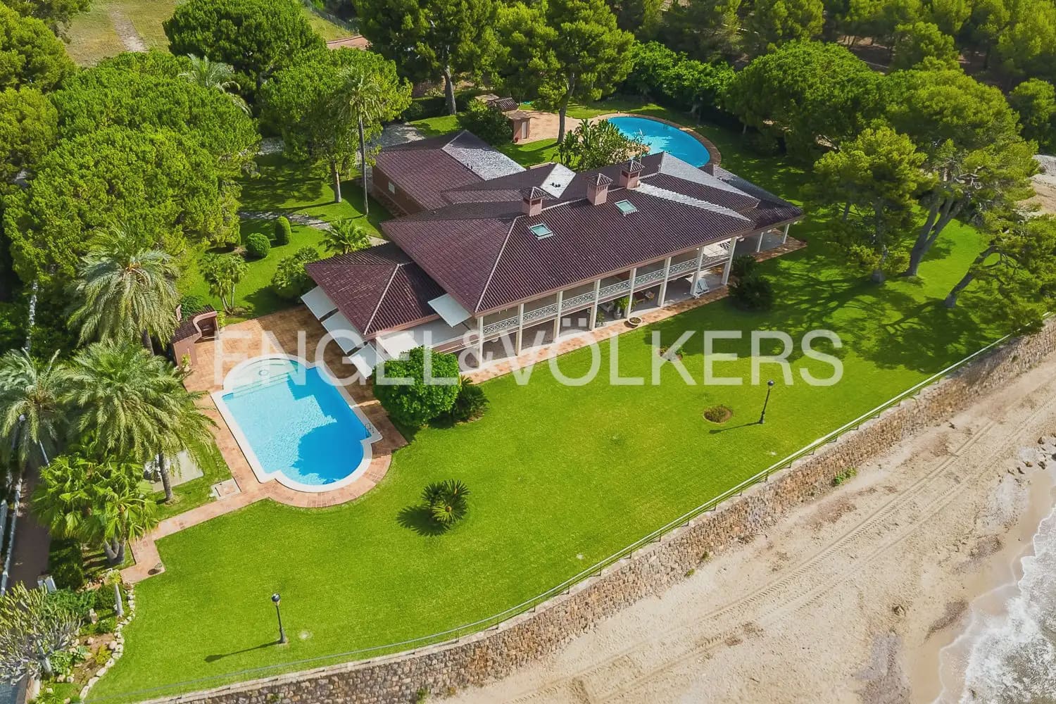 6 quarto Moradia Geminada para arrendar em Oropesa  com piscina garagem - 8 000 € (Ref: 9918663)