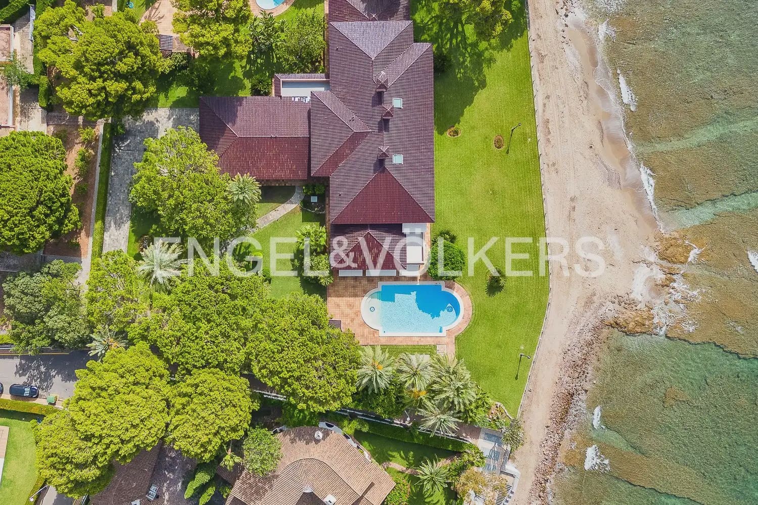 6 quarto Moradia Geminada para arrendar em Oropesa  com piscina garagem - 8 000 € (Ref: 9918663)