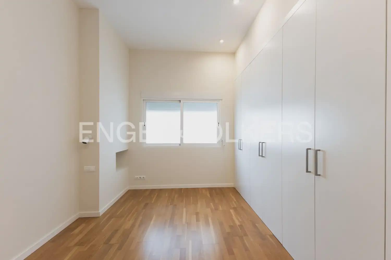 3 slaapkamer Flat te huur in Valencia stad - € 2.300 (Ref: 9918849)