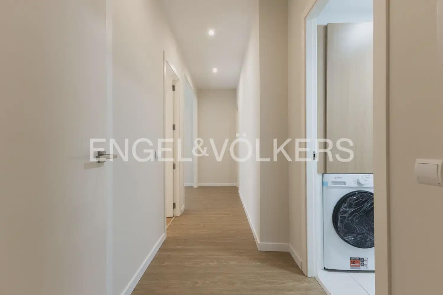 3 slaapkamer Flat te huur in Valencia stad - € 2.300 (Ref: 9918849)