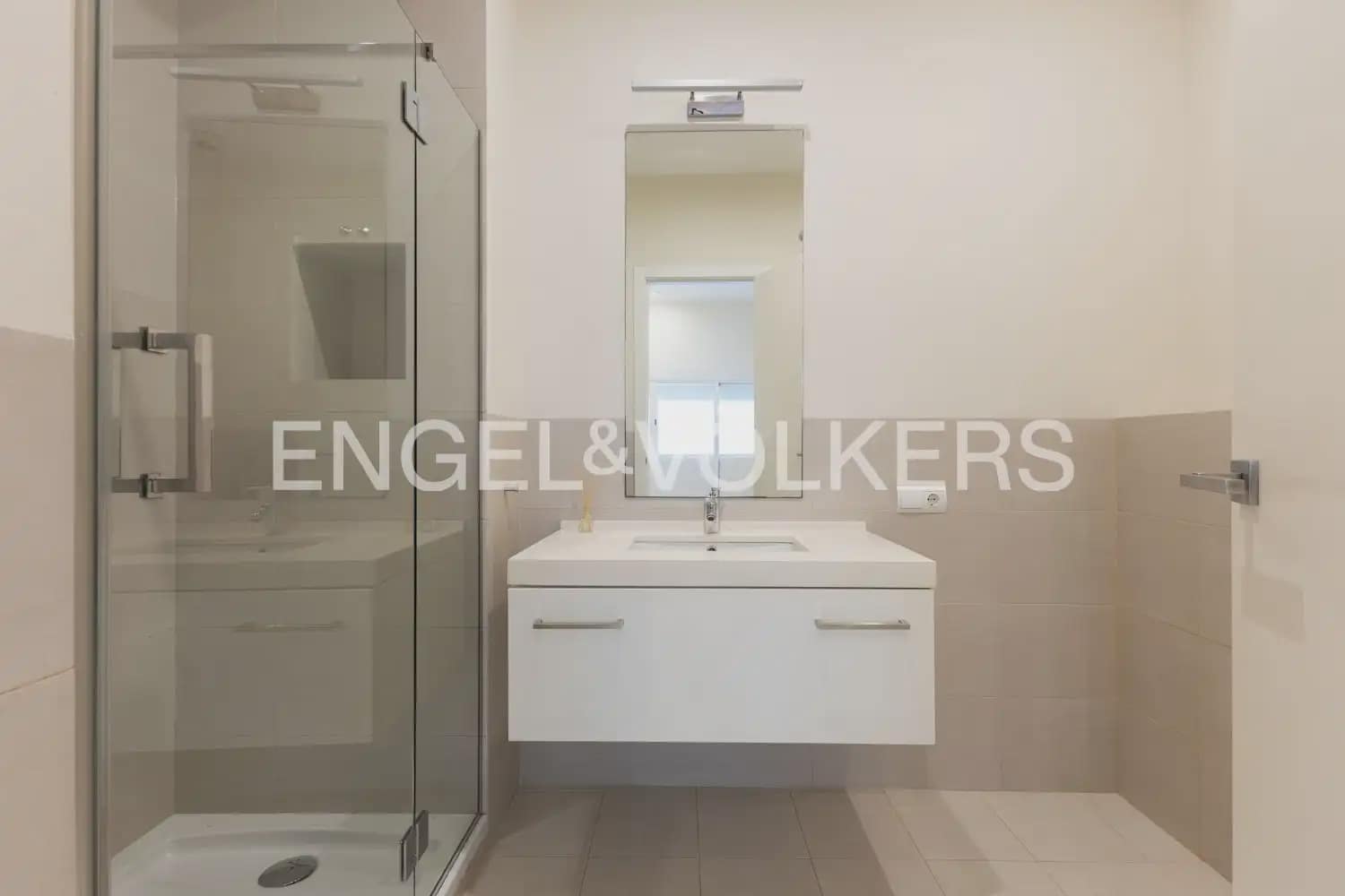 3 slaapkamer Flat te huur in Valencia stad - € 2.300 (Ref: 9918849)