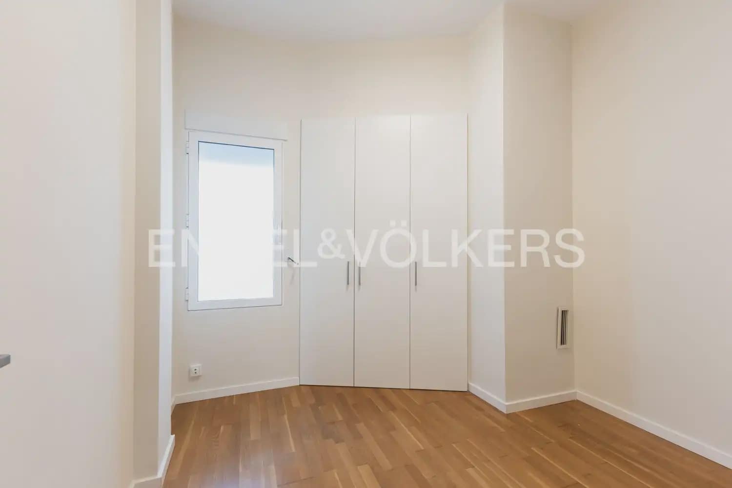 3 slaapkamer Flat te huur in Valencia stad - € 2.300 (Ref: 9918849)