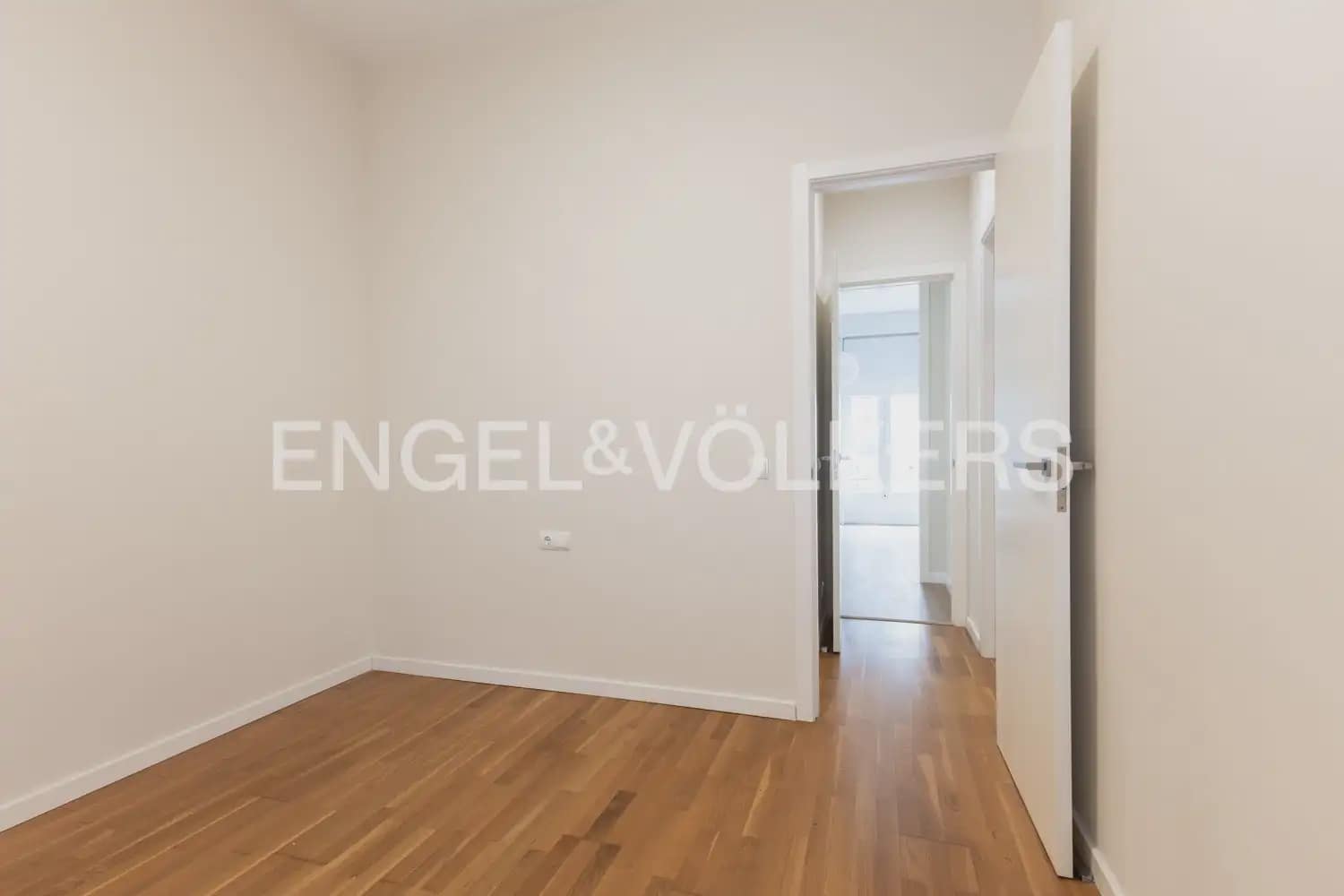 3 slaapkamer Flat te huur in Valencia stad - € 2.300 (Ref: 9918849)