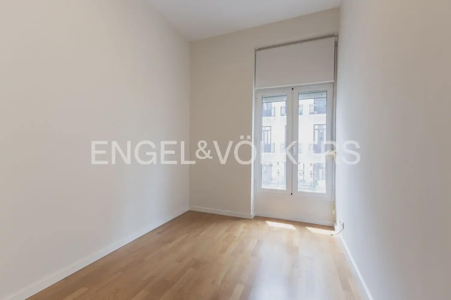 3 slaapkamer Flat te huur in Valencia stad - € 2.300 (Ref: 9918849)