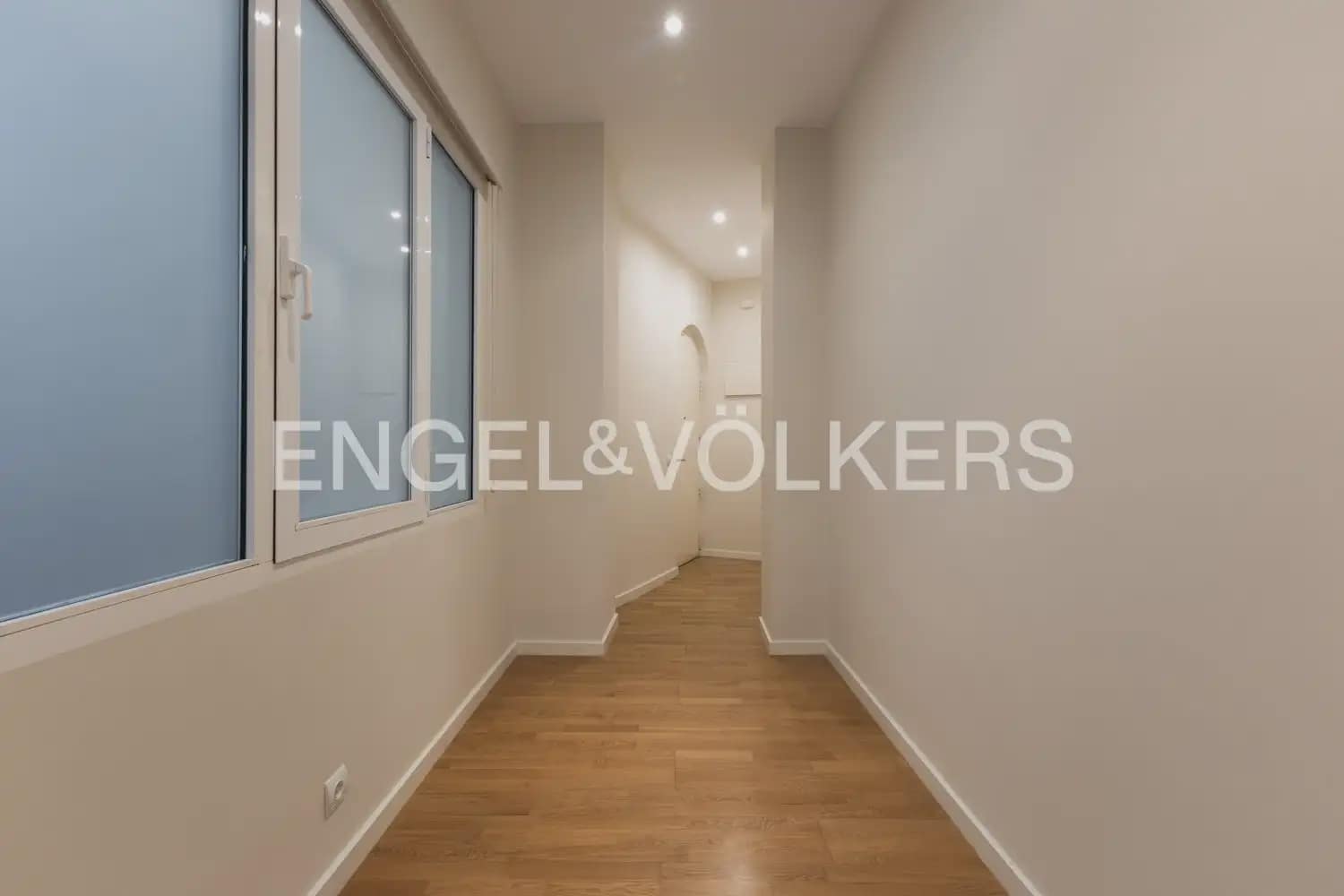 3 slaapkamer Flat te huur in Valencia stad - € 2.300 (Ref: 9918849)