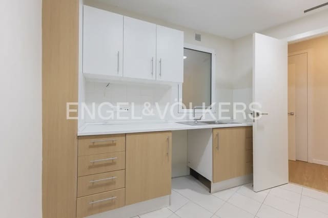 3 slaapkamer Flat te huur in Russafa, Valencia stad - € 2.300 (Ref: 9918849)