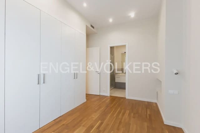 3 slaapkamer Flat te huur in Russafa, Valencia stad - € 2.300 (Ref: 9918849)