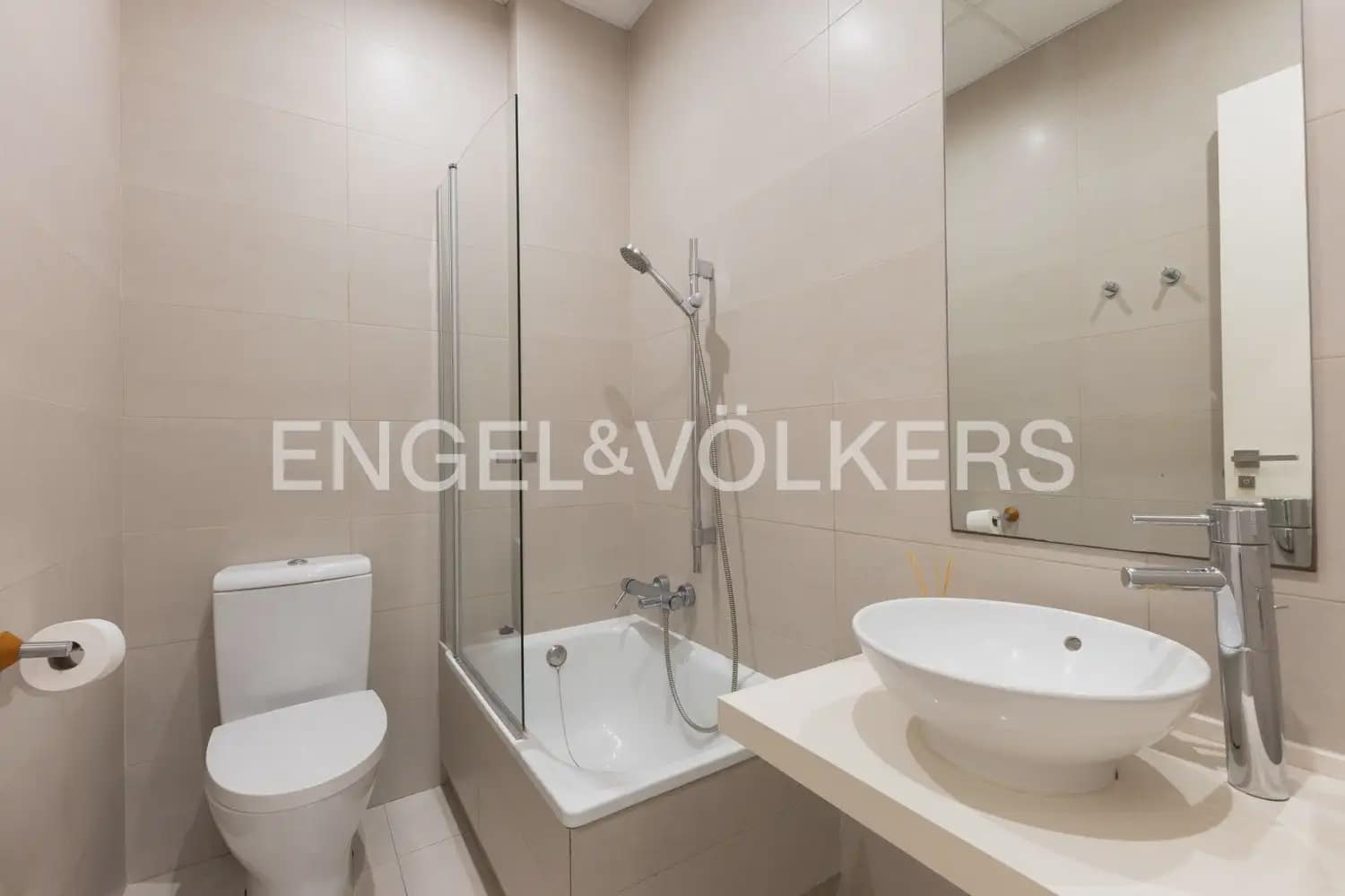 3 slaapkamer Flat te huur in Valencia stad - € 2.300 (Ref: 9918849)