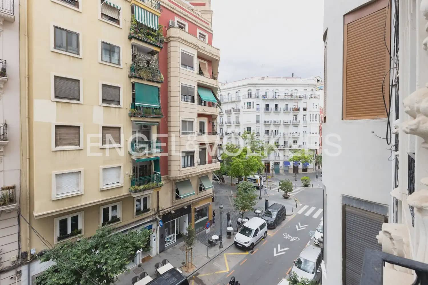 3 slaapkamer Flat te huur in Valencia stad - € 2.300 (Ref: 9918849)