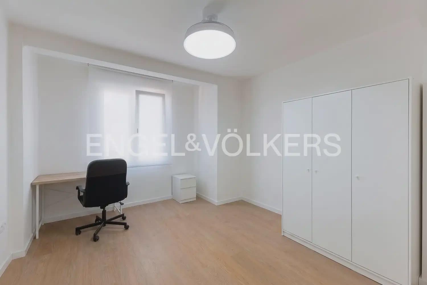 4 soverom Leilighet til leie i Valencia by - € 1 700 (Ref: 9919043)