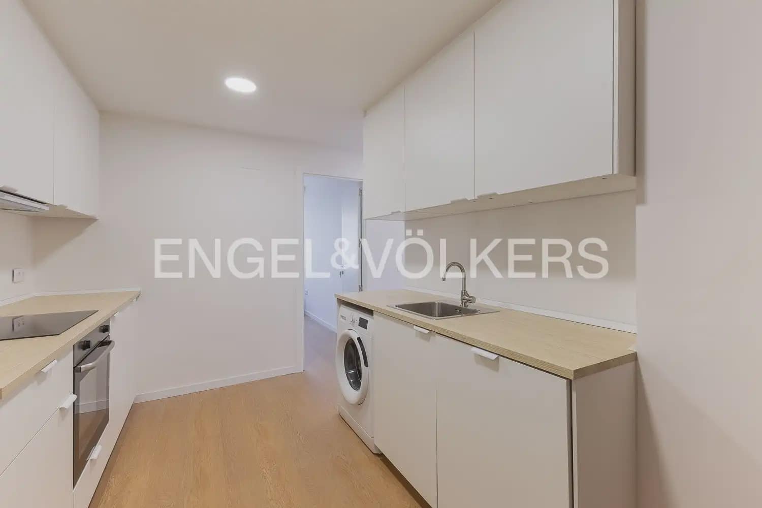 4 soverom Leilighet til leie i Valencia by - € 1 700 (Ref: 9919043)