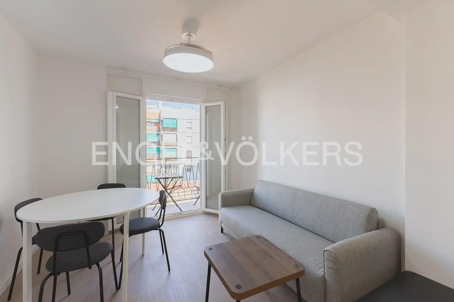 4 soverom Leilighet til leie i Valencia by - € 1 700 (Ref: 9919043)