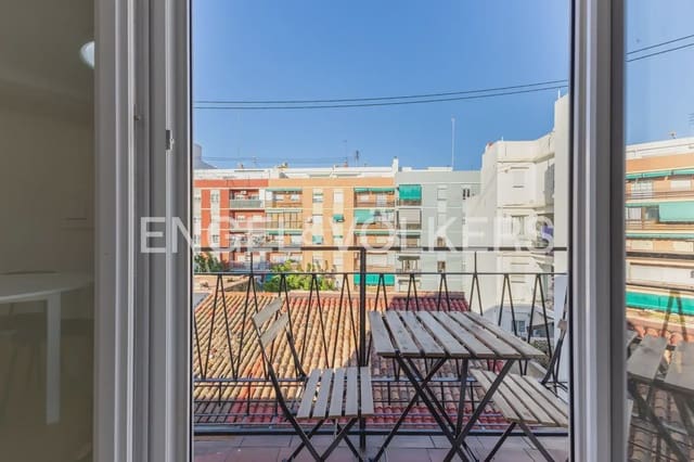4 quarto Apartamento para arrendar em Cabanyal-Canyamelar, Valência cidade - 1 700 € (Ref: 9919043)
