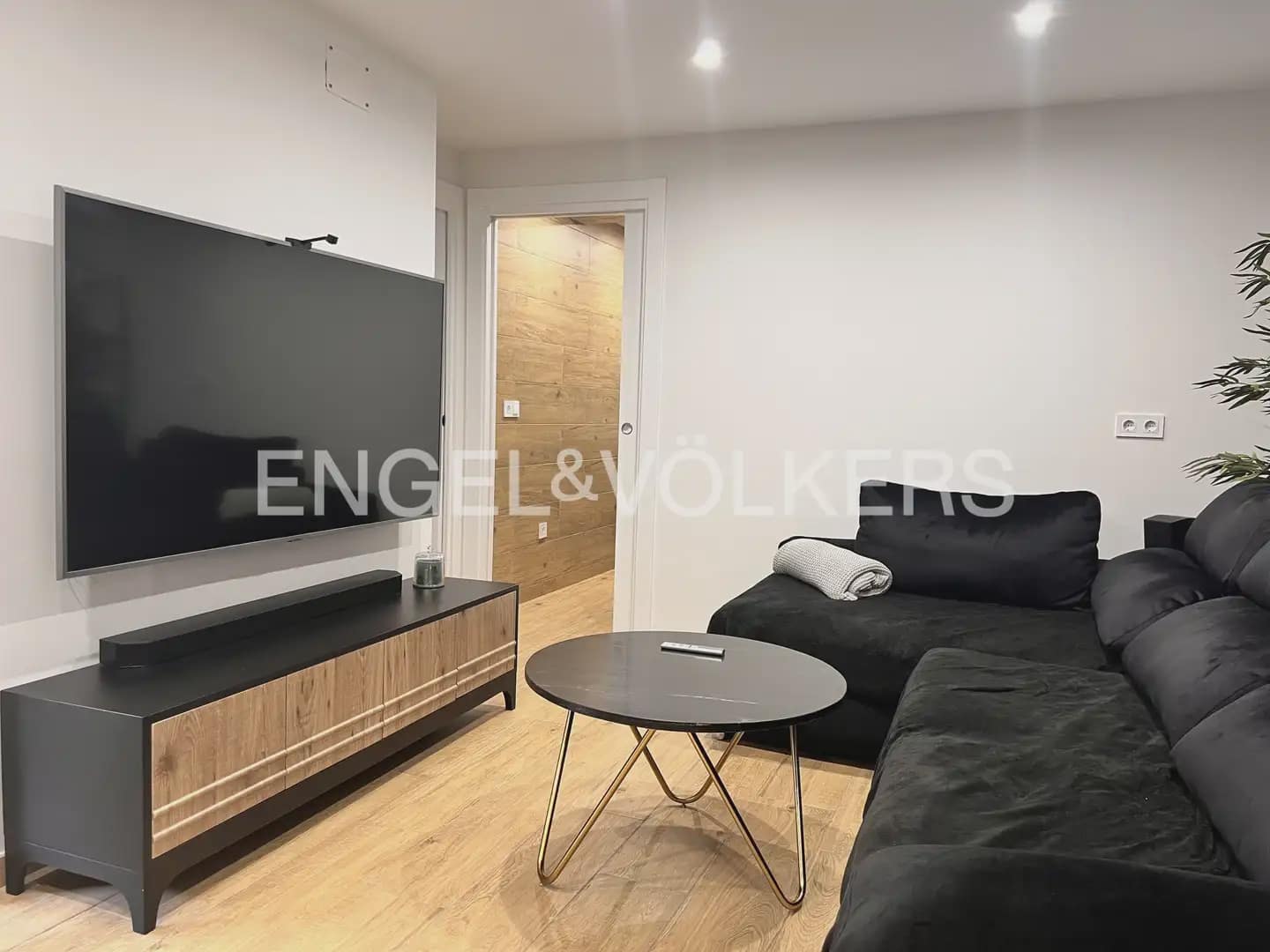 1 sovrum Lägenhet att hyra i Valencia stad - 1 350 € (Ref: 9919044)