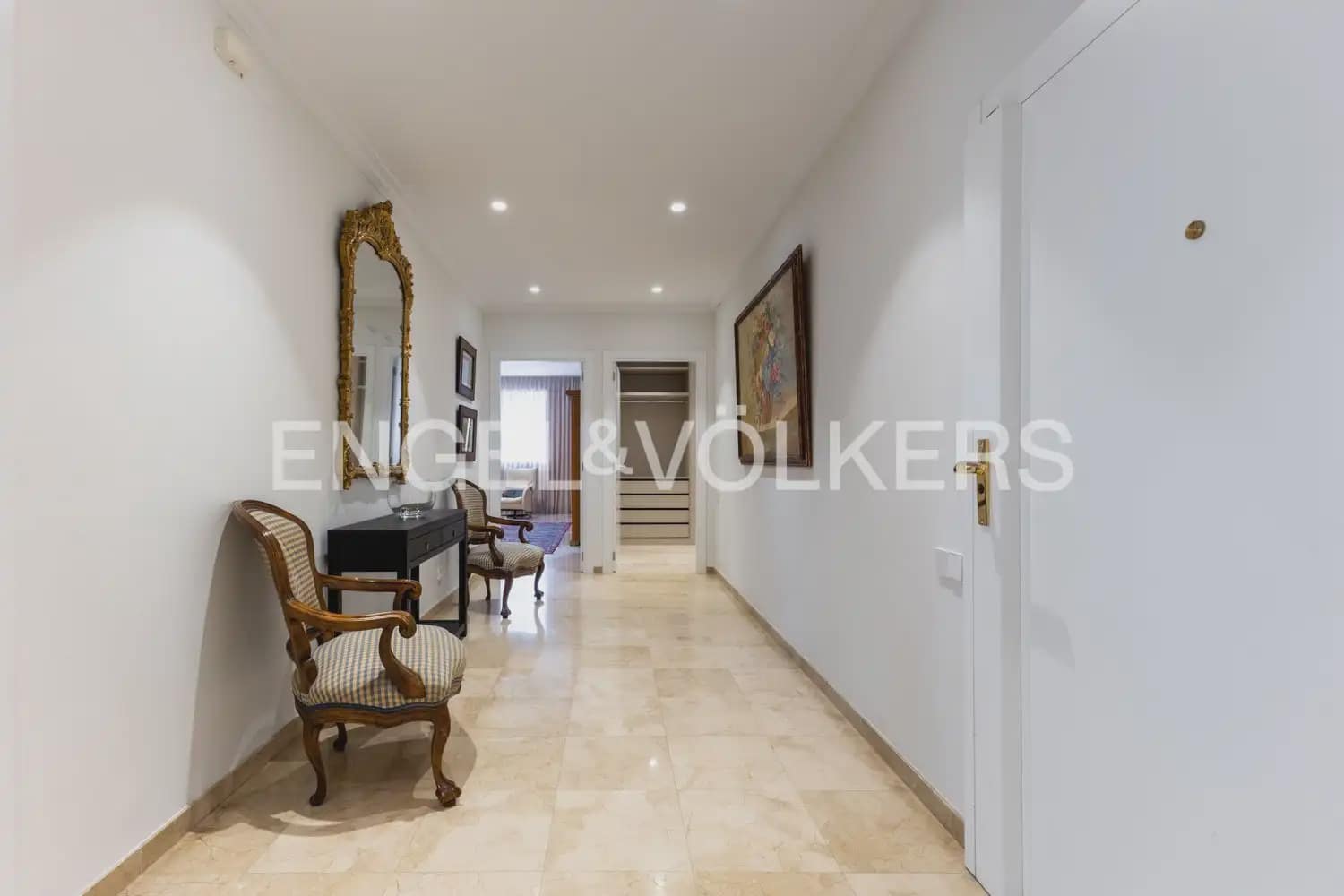 4 sovrum Lägenhet att hyra i Valencia stad med garage - 3 500 € (Ref: 9919045)