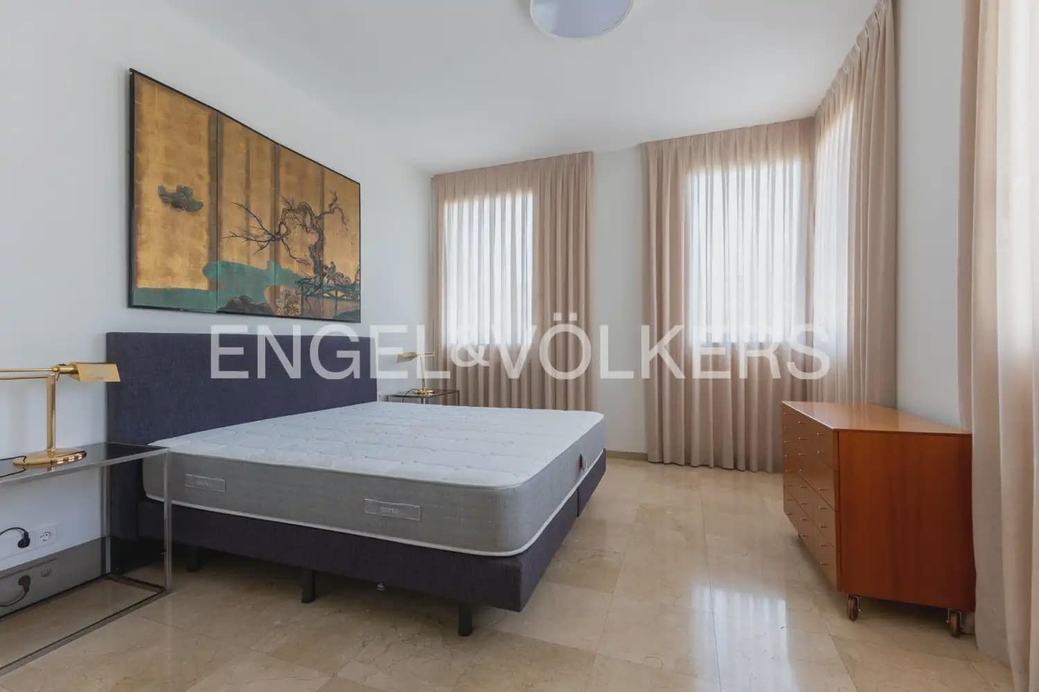 4 sovrum Lägenhet att hyra i Valencia stad med garage - 3 500 € (Ref: 9919045)