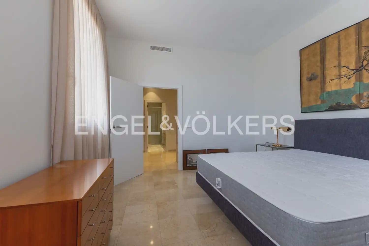 4 sovrum Lägenhet att hyra i Valencia stad med garage - 3 500 € (Ref: 9919045)