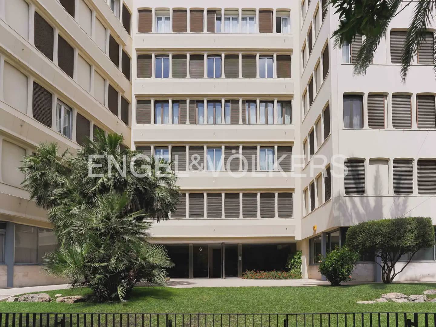 4 sovrum Lägenhet att hyra i Valencia stad med garage - 3 500 € (Ref: 9919045)