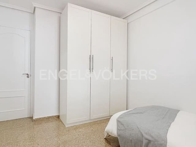 4 bedroom Flat for rent in L'Illa Perduda, Valencia city - € 1,800 (Ref: 9919046)