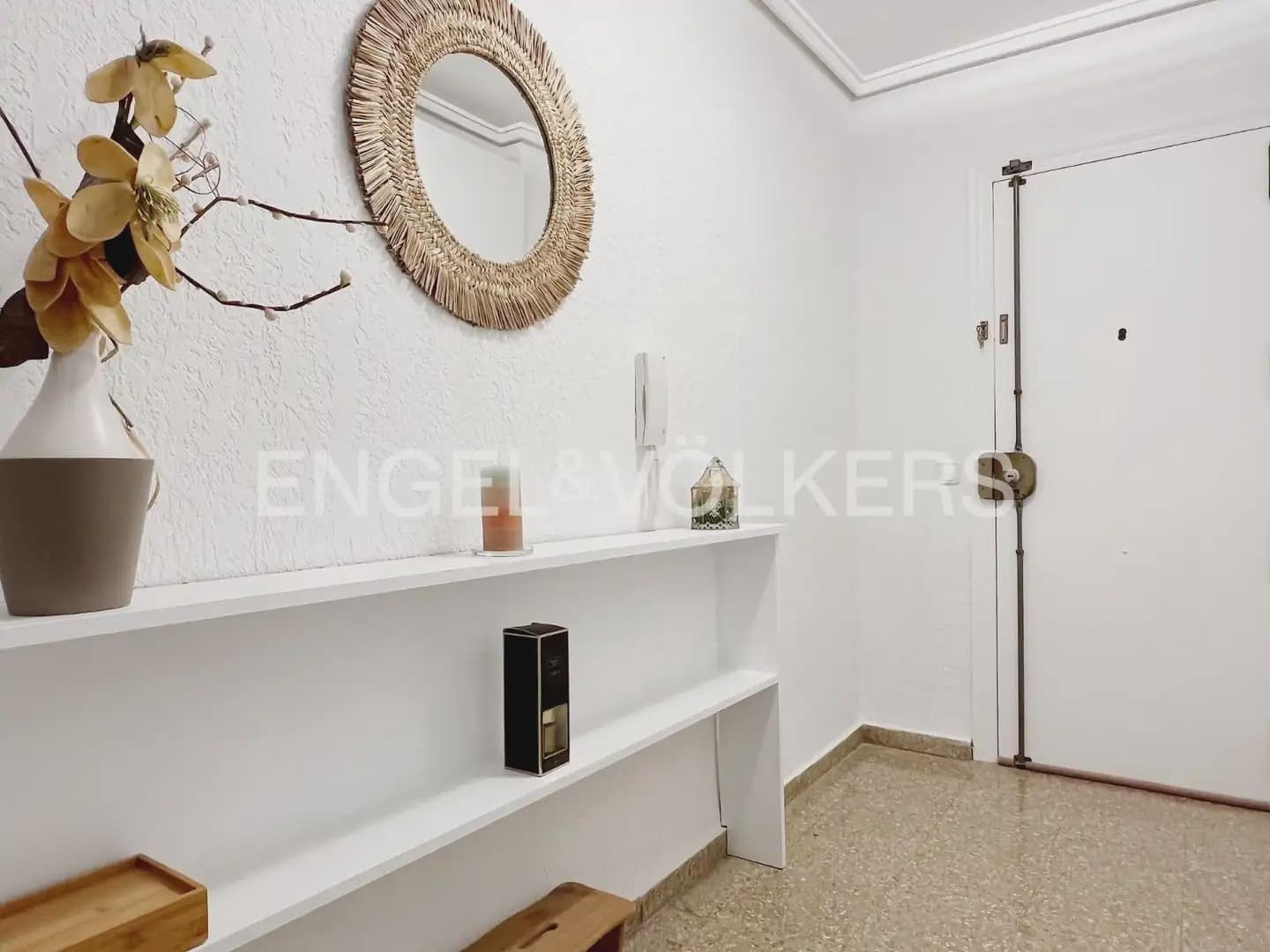 4 bedroom Flat for rent in Valencia city - € 1,800 (Ref: 9919046)