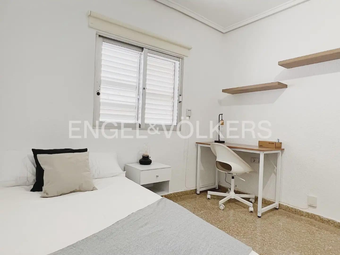 4 bedroom Flat for rent in Valencia city - € 1,800 (Ref: 9919046)