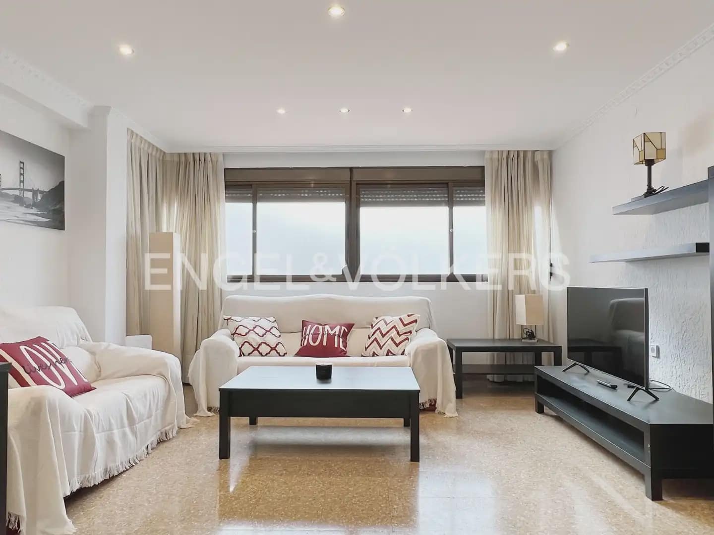 4 bedroom Flat for rent in Valencia city - € 1,800 (Ref: 9919046)