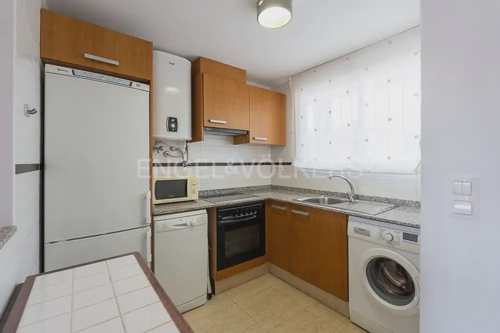 2 slaapkamer Flat te huur in Canet d'En Berenguer met zwembad garage - € 850 (Ref: 9919047)